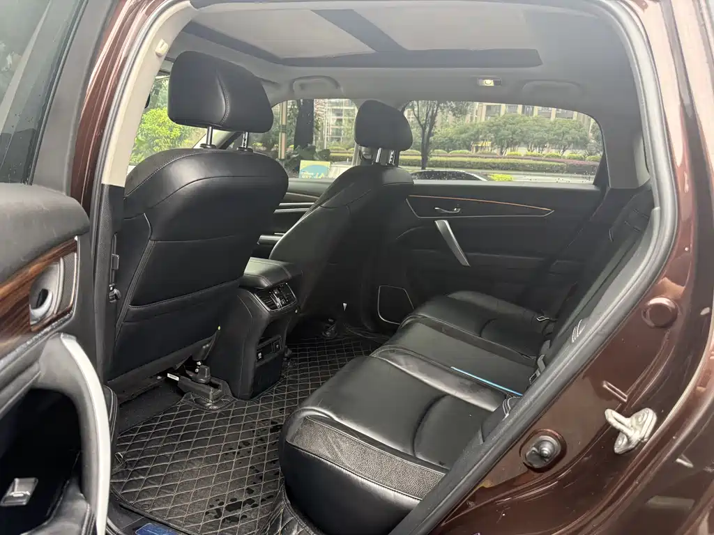 Avancier 370 TURBO 4 WD Premium