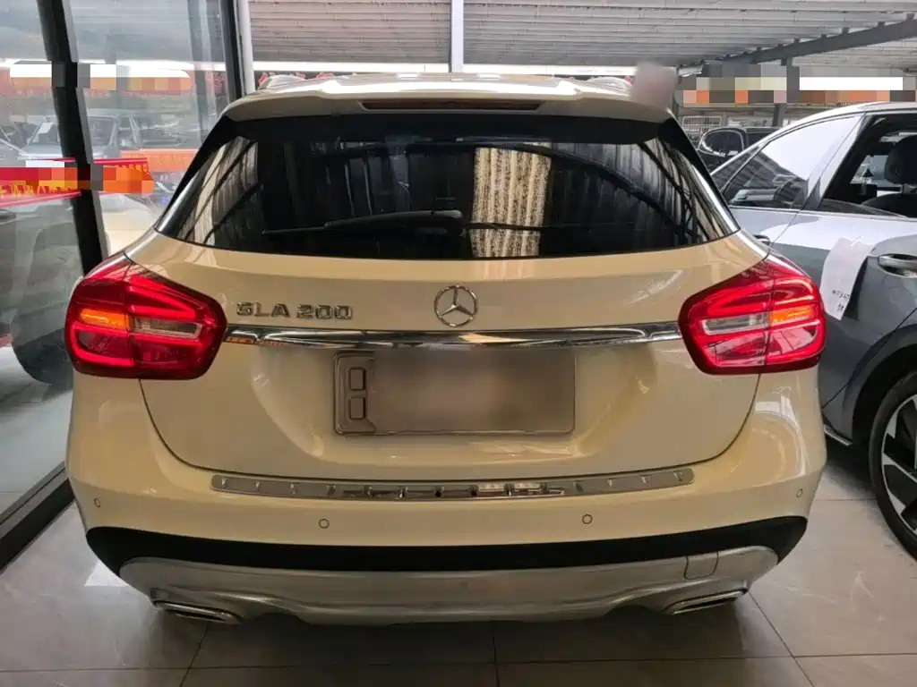 Mercedes-Benz GLA (Import) GLA 200