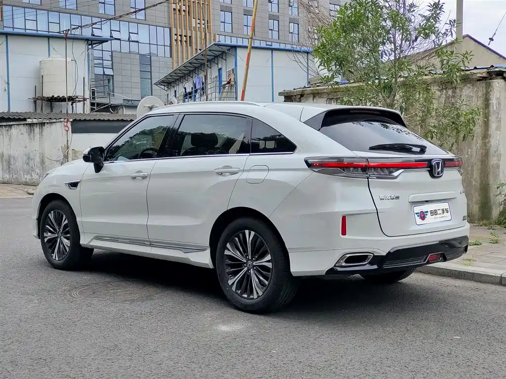 Honda UR-V 370 TURBO 2 WD Graceful