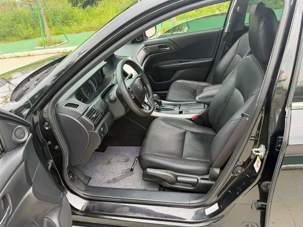 Accord 2.0 L LX Comfort