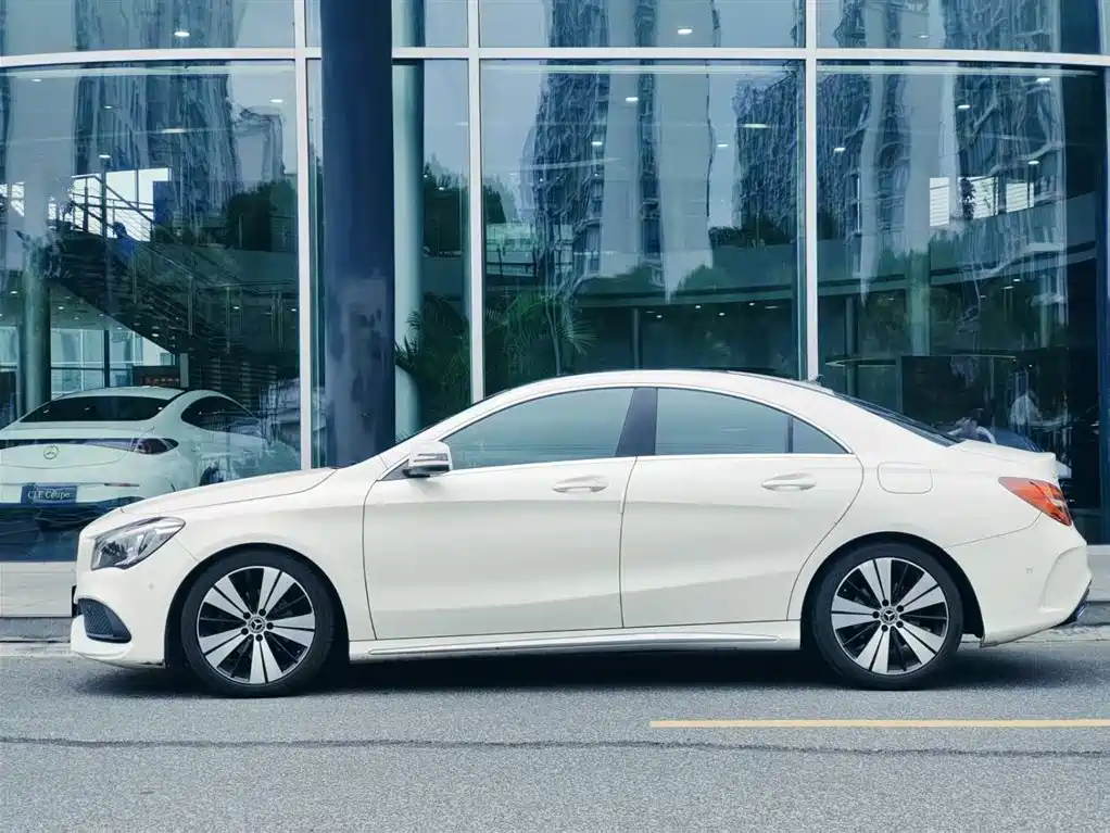 Mercedes-Benz CLA (Import) CLA 200 Fashion