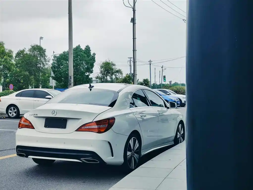 Mercedes-Benz CLA (Import) CLA 200 Fashion