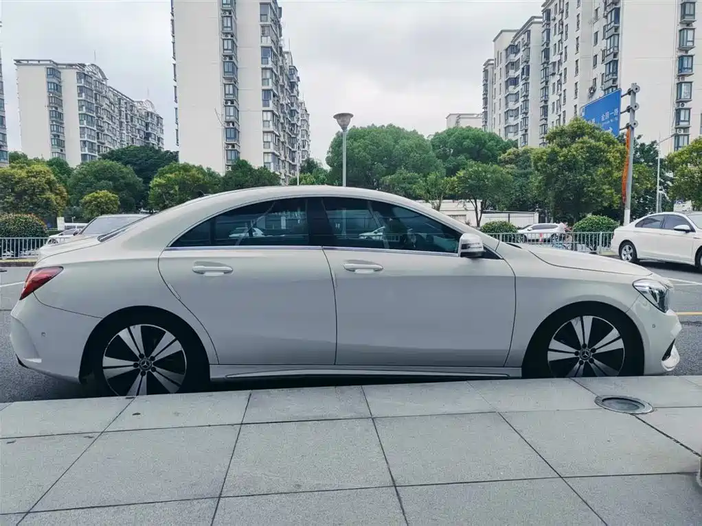 Mercedes-Benz CLA (Import) CLA 200 Fashion