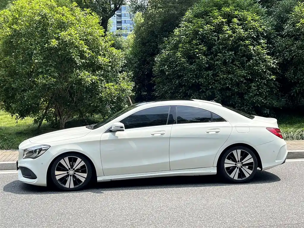 Mercedes-Benz CLA (Import) Facelift CLA 200 Fashion