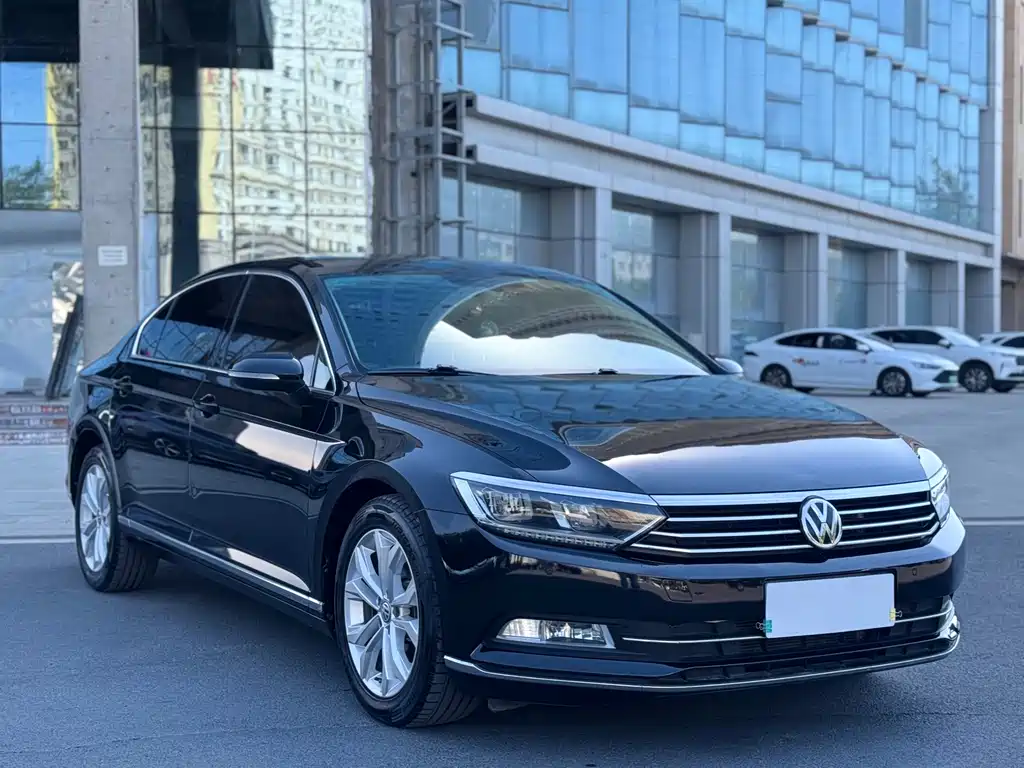 Magotan 330 TSI DSG Luxury CN-V