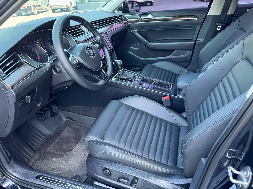Magotan 330 TSI DSG Luxury CN-V