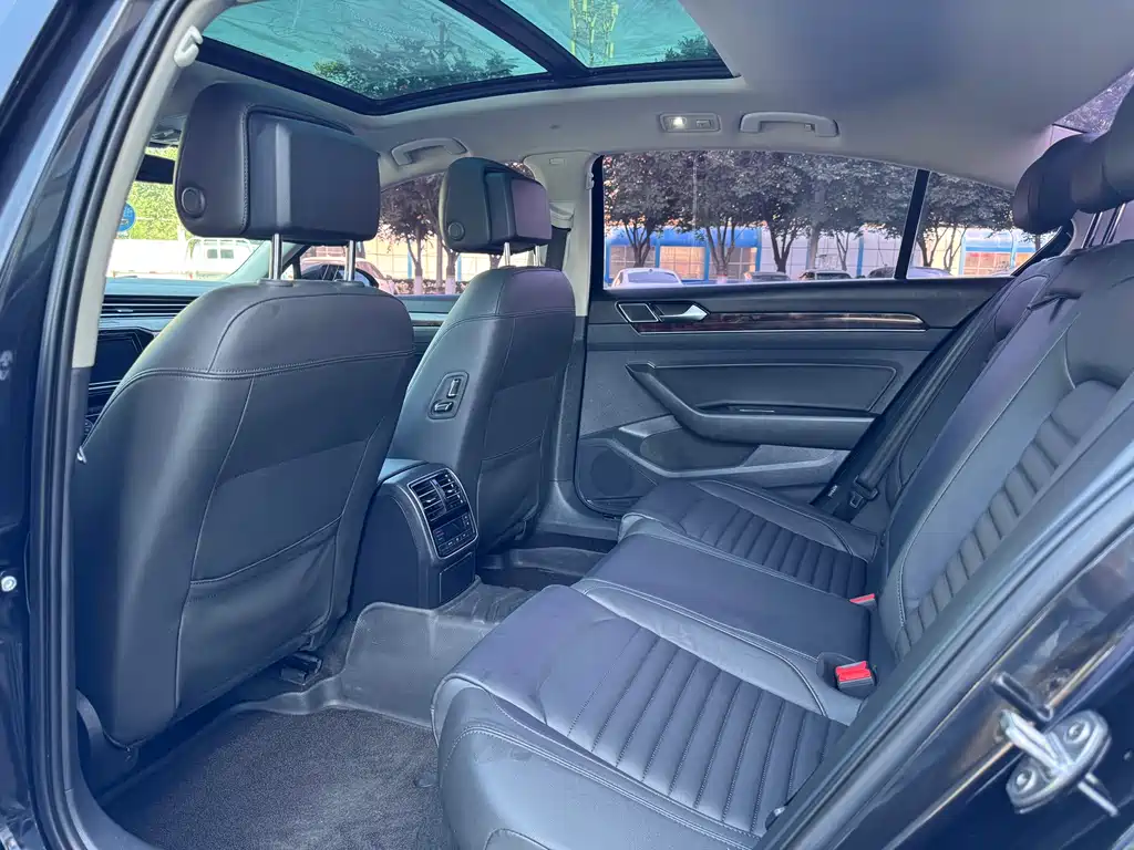 Magotan 330 TSI DSG Luxury CN-V