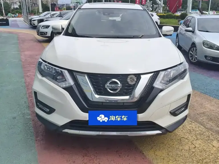 Nissan X-Trail 2.0 L CVT Connected Comfort 2 WD