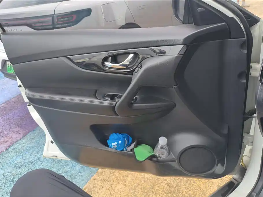 X-Trail 2.0 L CVT Connected Comfort 2 WD