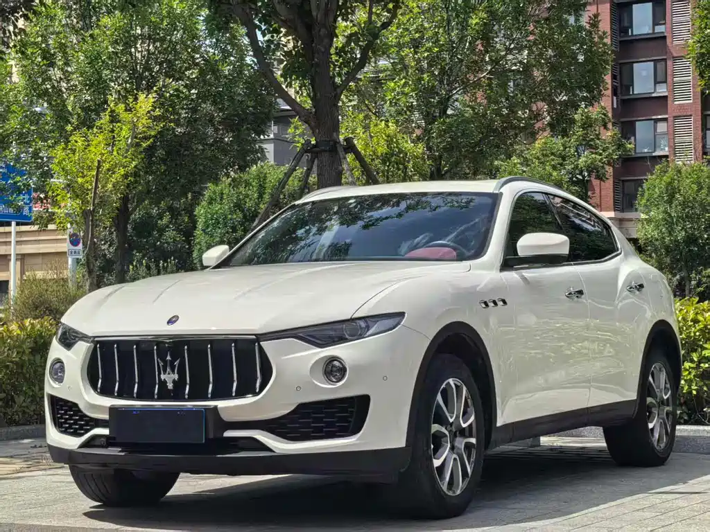 Levante 3.0 T Standard