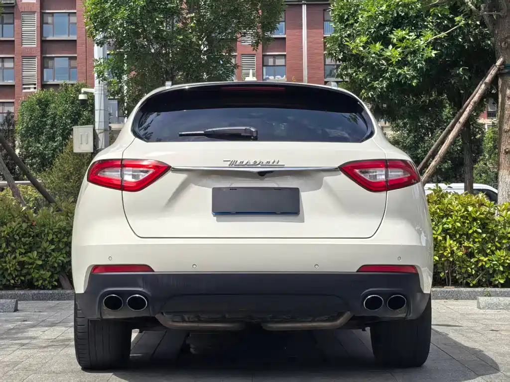 Levante 3.0 T Standard