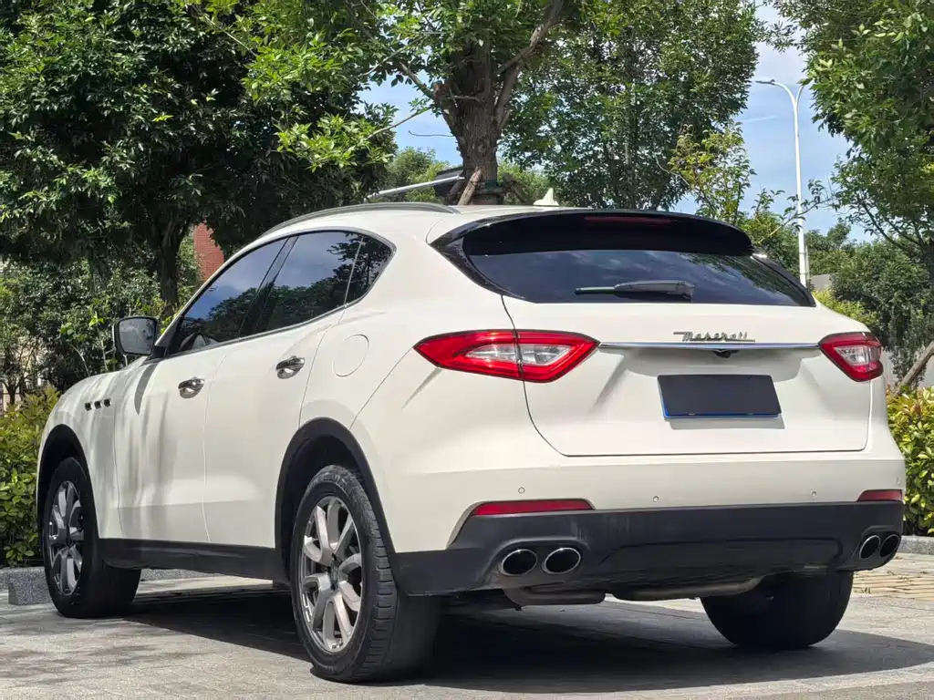 Levante 3.0 T Standard