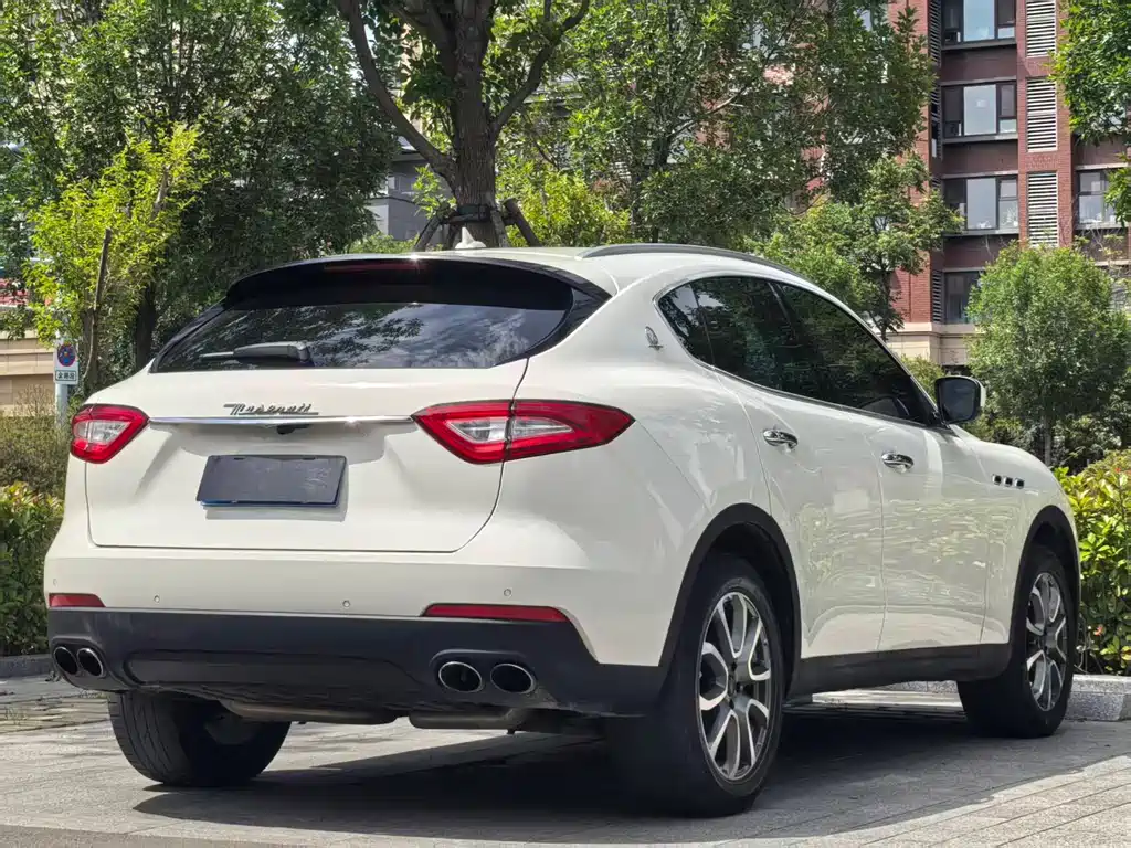 Levante 3.0 T Standard