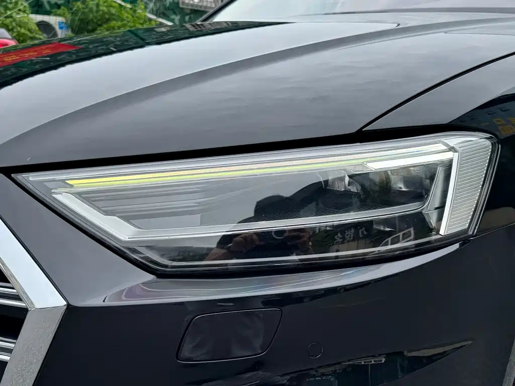 Audi A8 A8 L 55 TFSI quattro Launch Elite