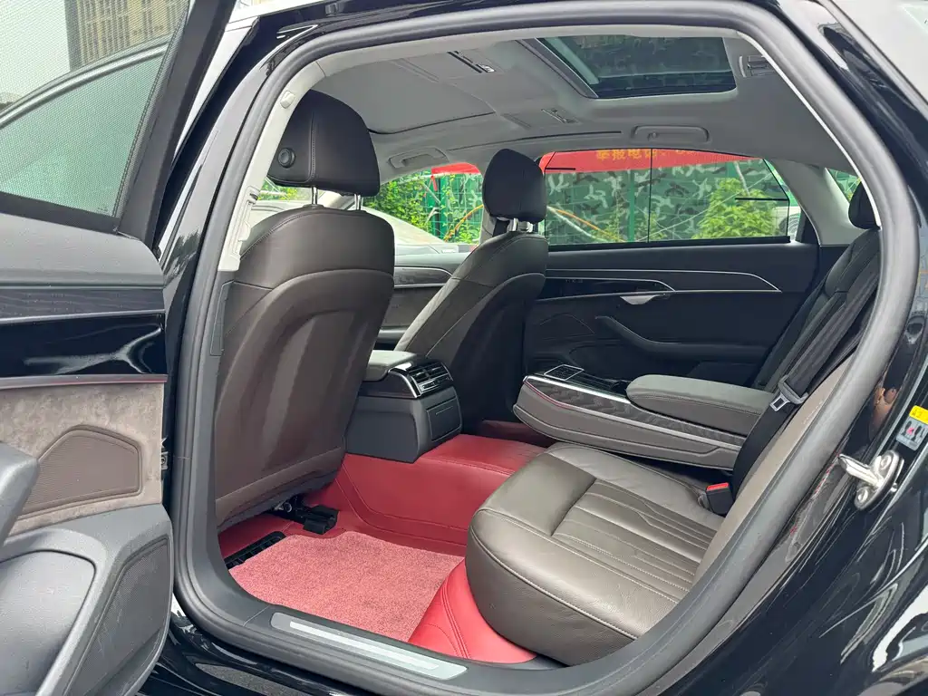 Audi A8 A8 L 55 TFSI quattro Launch Elite
