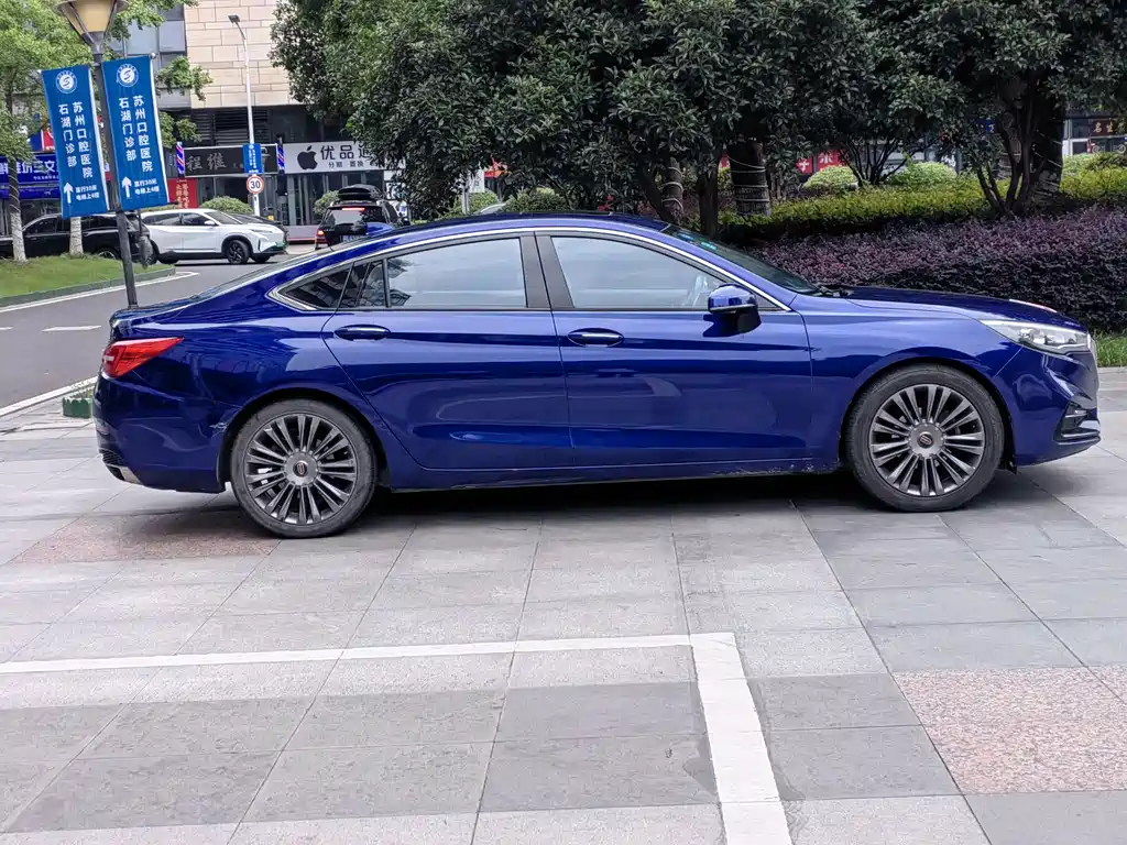 Hongqi H5 30 TD Dynamic
