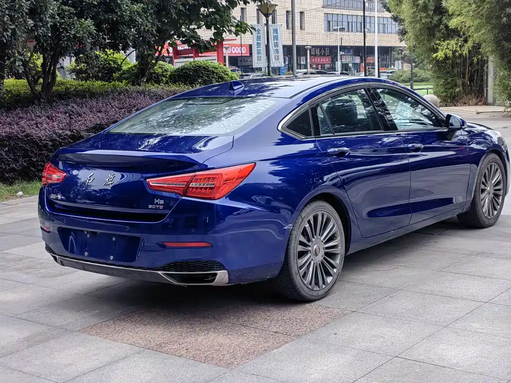 Hongqi H5 30 TD Dynamic