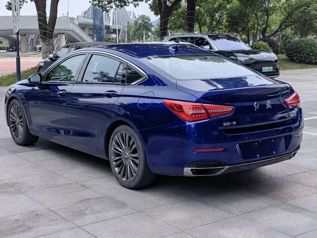 Hongqi H5 30 TD Dynamic