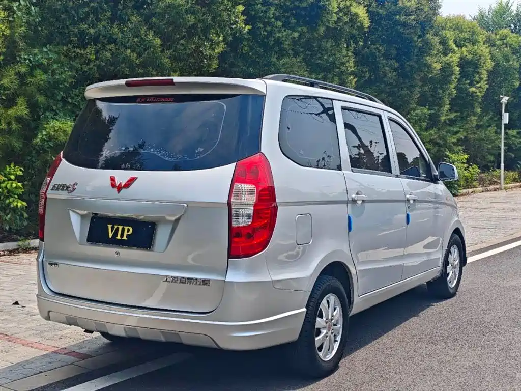 Wuling Hongguang 1.5 L Facelift S Comfort