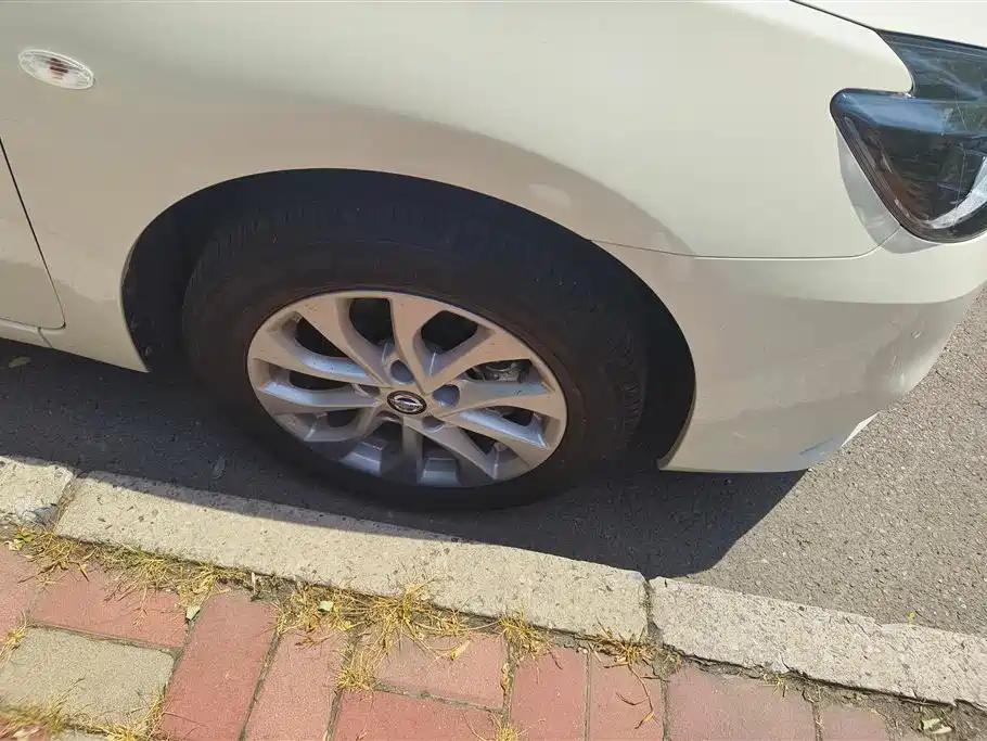 Sylphy Facelift III Classic 1.6 XE CVT Comfort