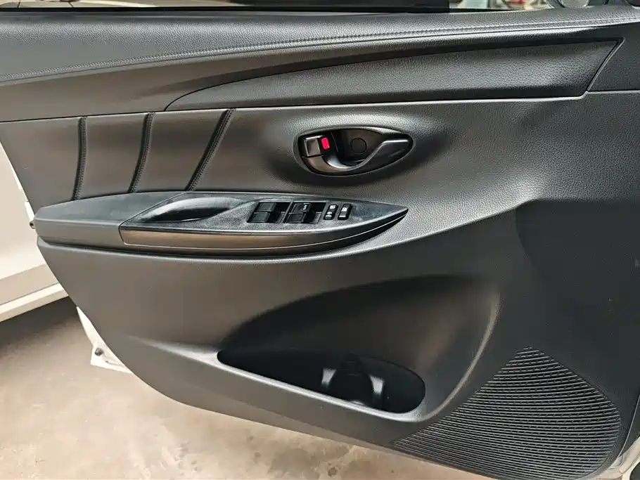 YARiS L Zhixuan Facelift 1.5 E CVT Charm Motion