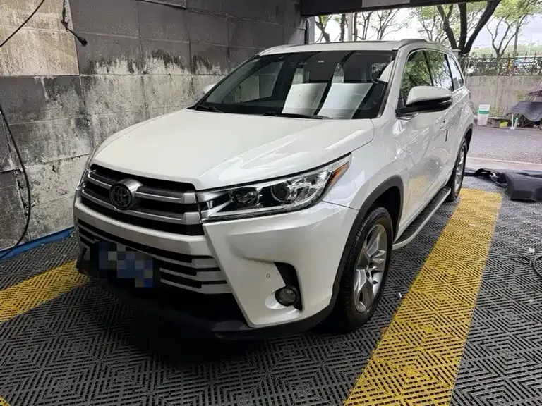 Toyota Highlander 2.0 T 2 WD Luxury 7-seat CN-VI