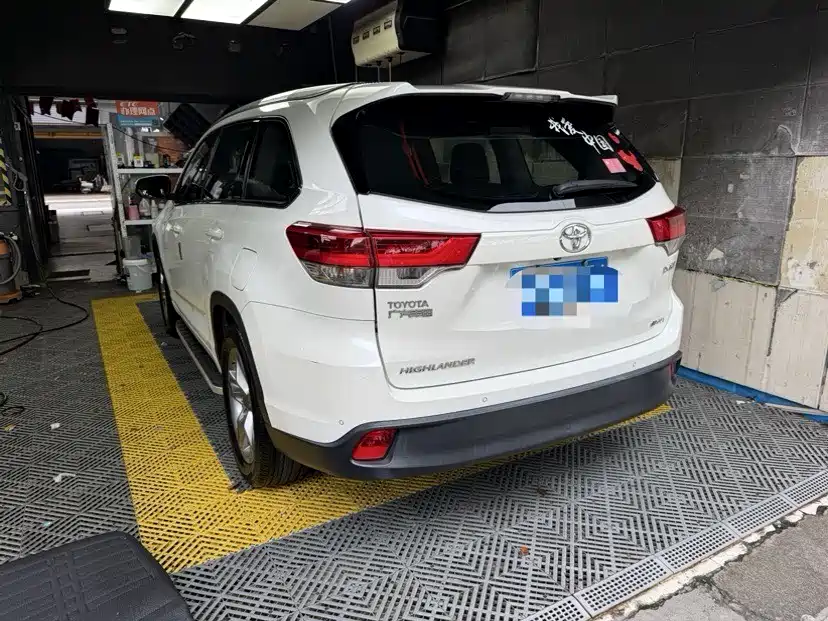 Highlander 2.0 T 2 WD Luxury 7-seat CN-VI