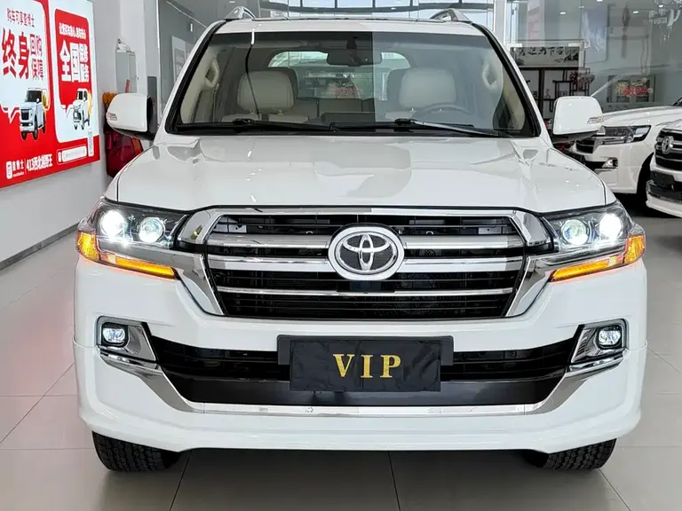 Toyota Land Cruiser 4.0 L Auto VX