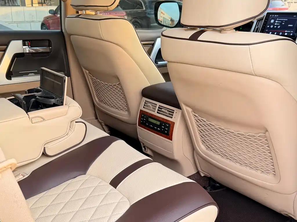 Land Cruiser 4.0 L Auto VX