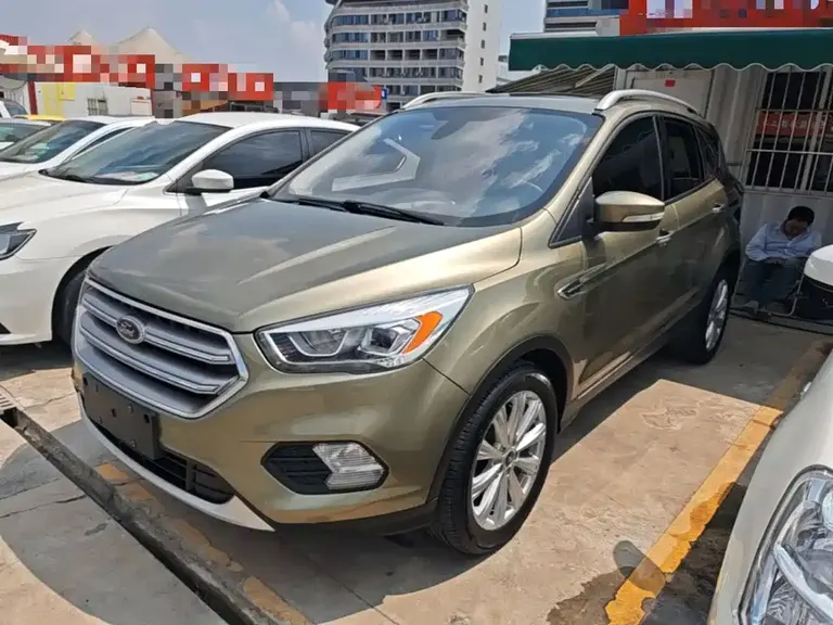 Ford Kuga EcoBoost 180 2 WD Grand Wing