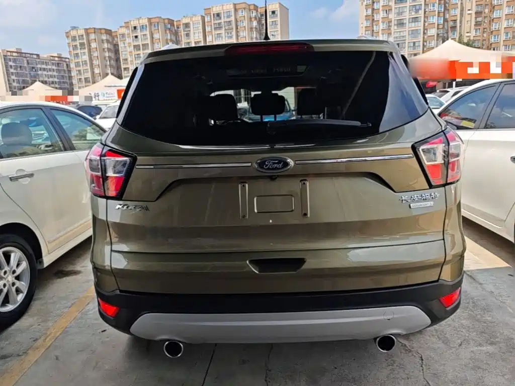 Kuga EcoBoost 180 2 WD Grand Wing