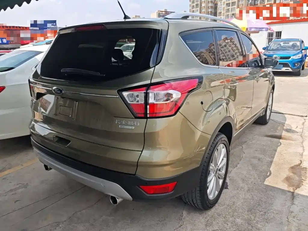 Kuga EcoBoost 180 2 WD Grand Wing