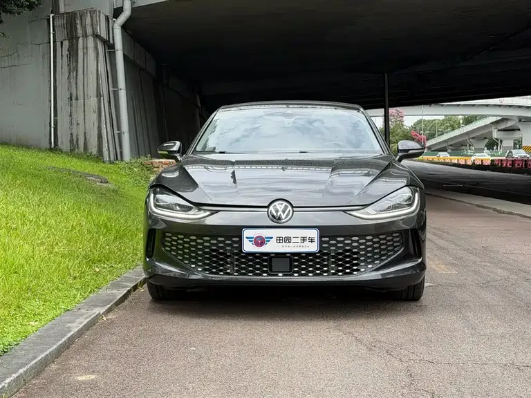 Volkswagen Lamando Lamando L 280 TSI DSG Dazzle Hot