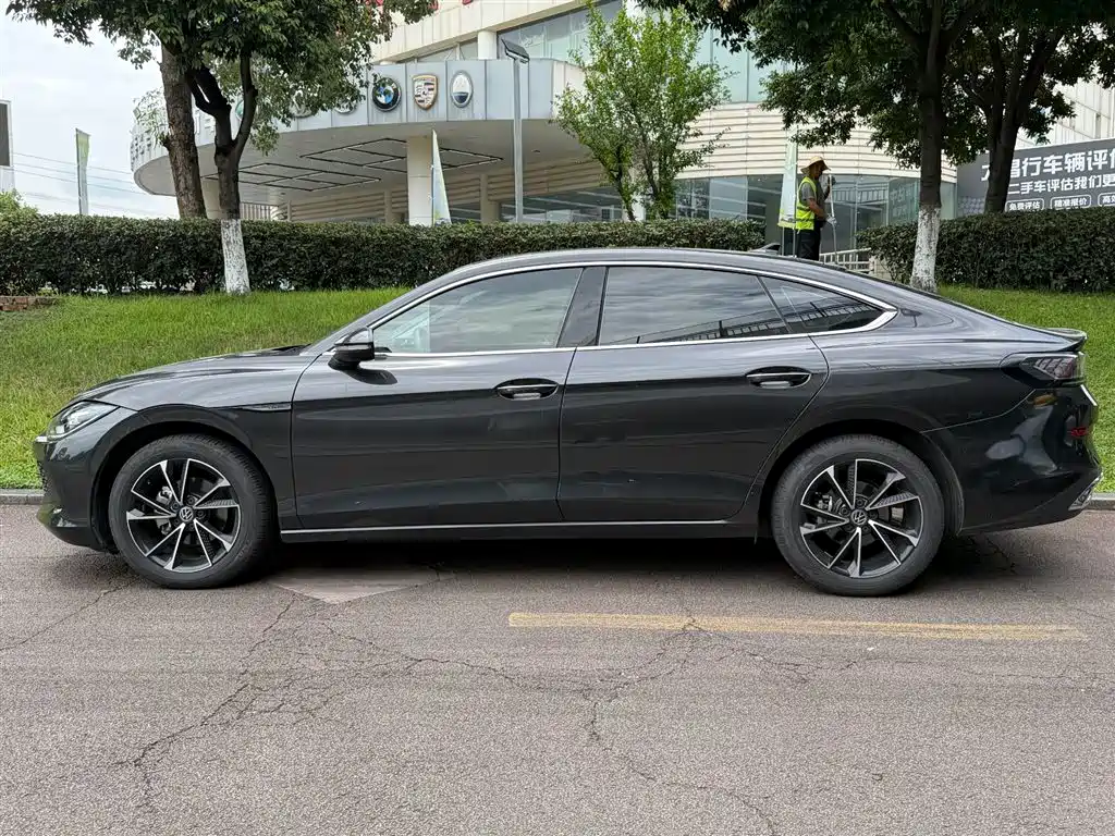 Lamando Lamando L 280 TSI DSG Dazzle Hot
