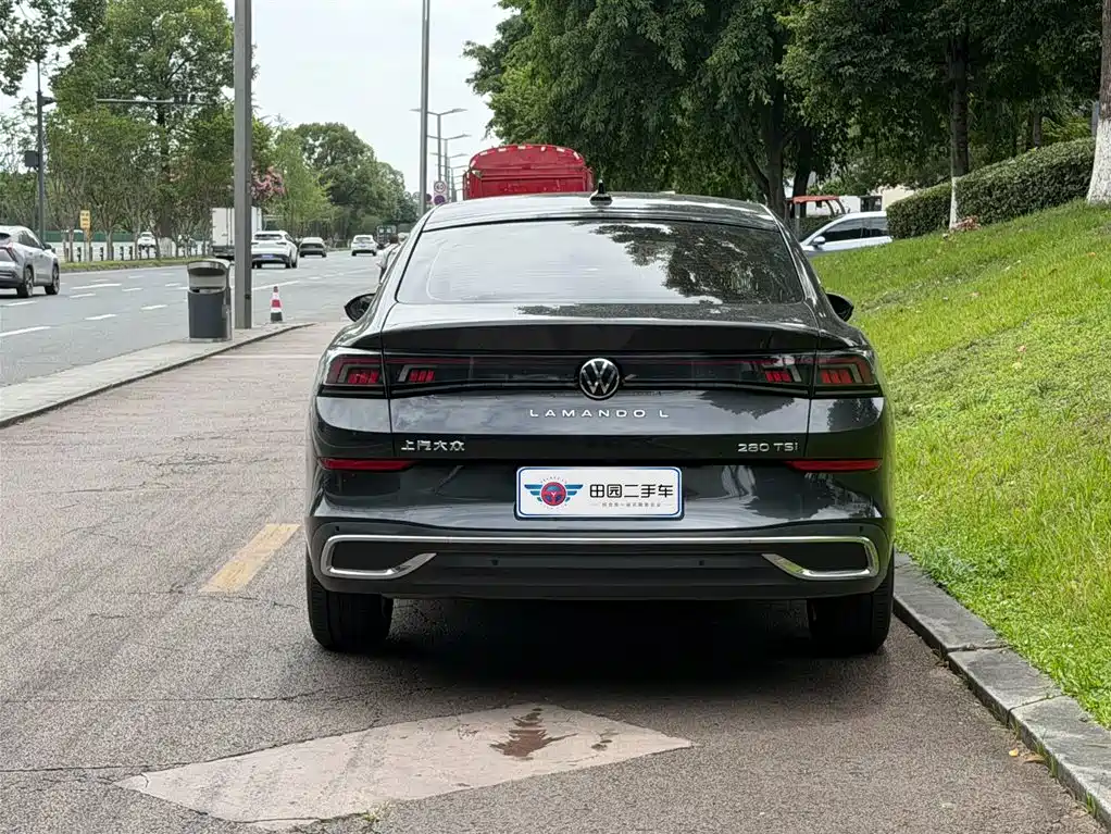Lamando Lamando L 280 TSI DSG Dazzle Hot