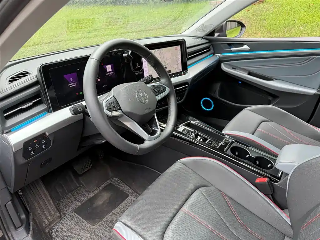 Lamando Lamando L 280 TSI DSG Dazzle Hot