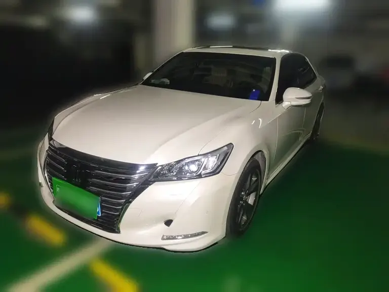 Toyota Crown 2.0 T Fashion