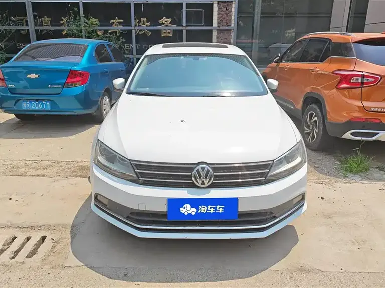 Volkswagen Sagitar 1.6 L Auto Comfort
