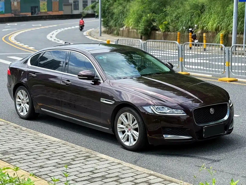 Jaguar XFL XFL 2.0 T 250 PS Luxury