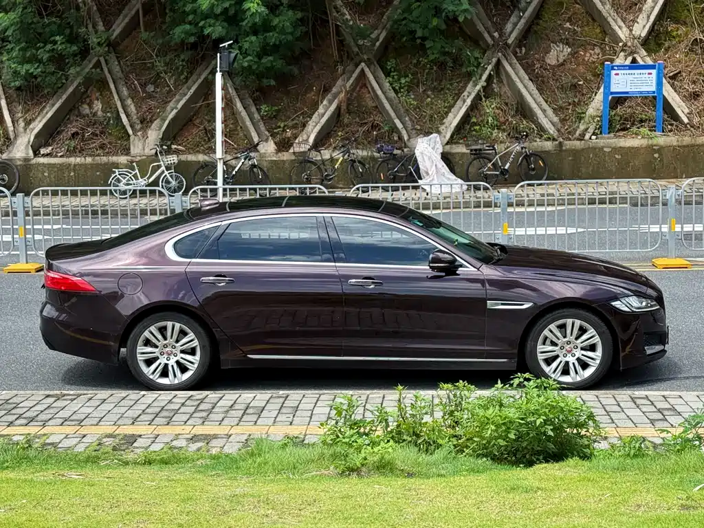 Jaguar XFL XFL 2.0 T 250 PS Luxury