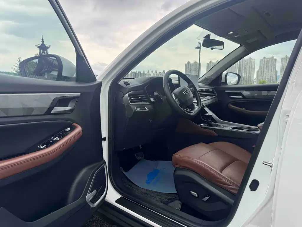 Vision X6 PRO 1.4 T Auto Distinguished