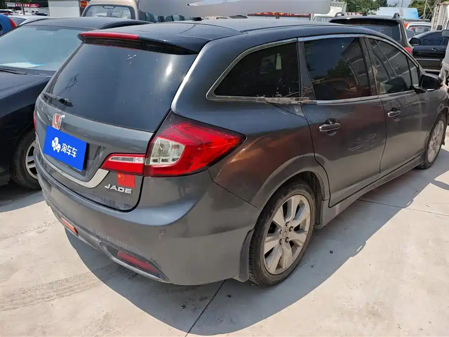 Jade 1.8 L Auto Comfort 5-seat