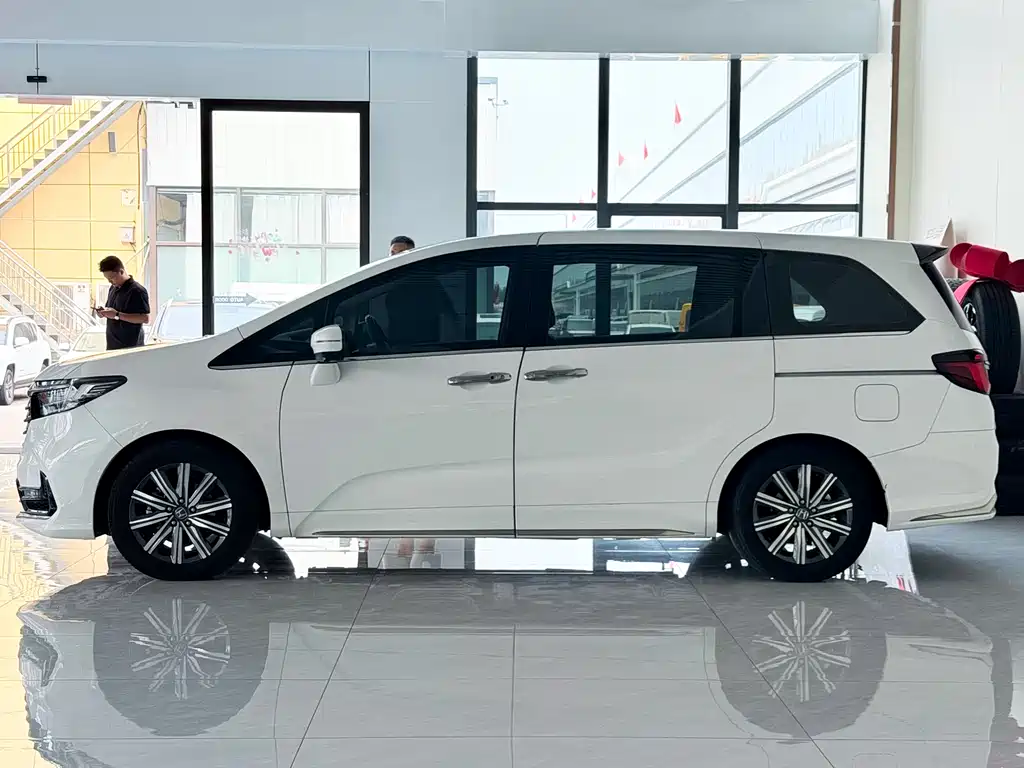 Odyssey 2.0 L e:HEV Sharp· Smart Enjoyment