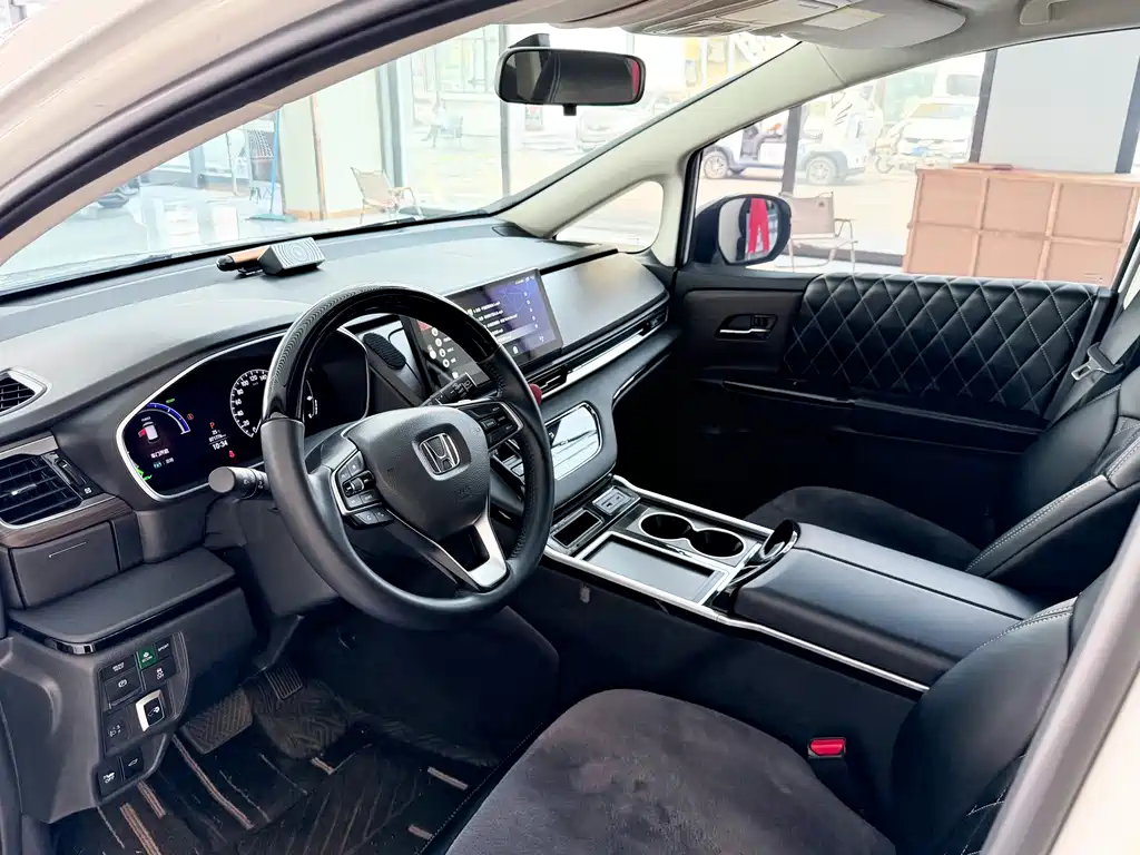 Odyssey 2.0 L e:HEV Sharp· Smart Enjoyment