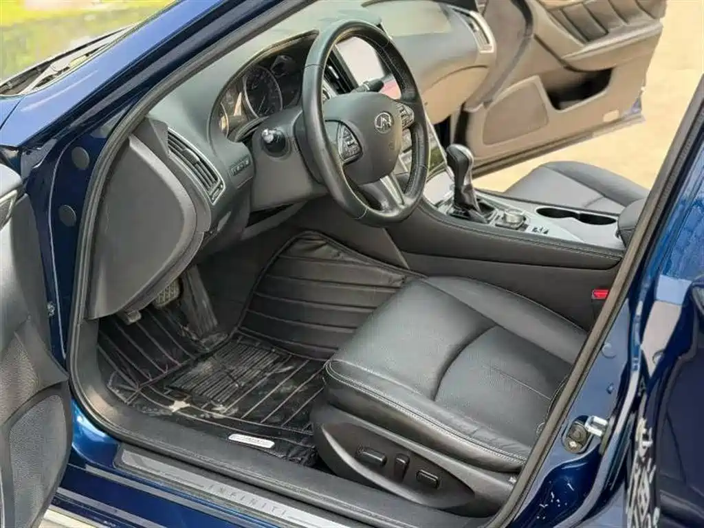 Infiniti Q50 L 2.0 T Joy