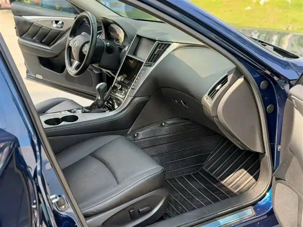 Infiniti Q50 L 2.0 T Joy