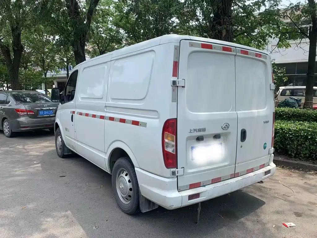 Xintu V80 新途V80 2023款 2.0 T PLUS AMT厢式车VAN短轴超低顶3座
