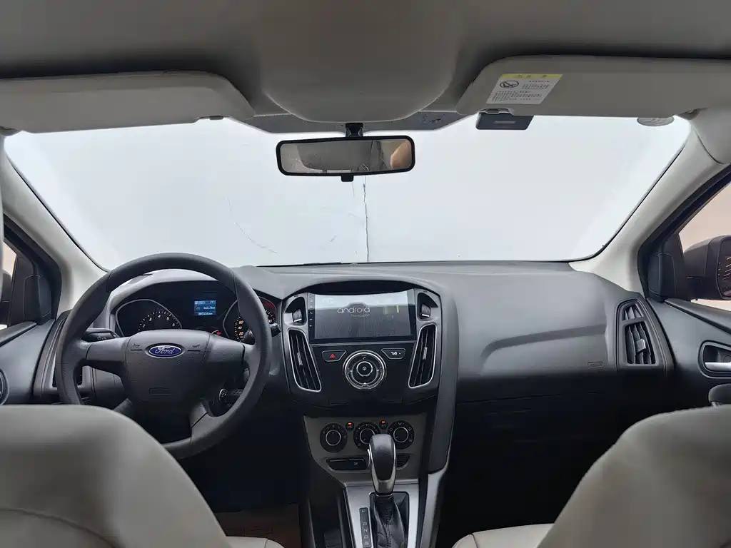 Focus Hatchback 1.6 L Auto Comfort