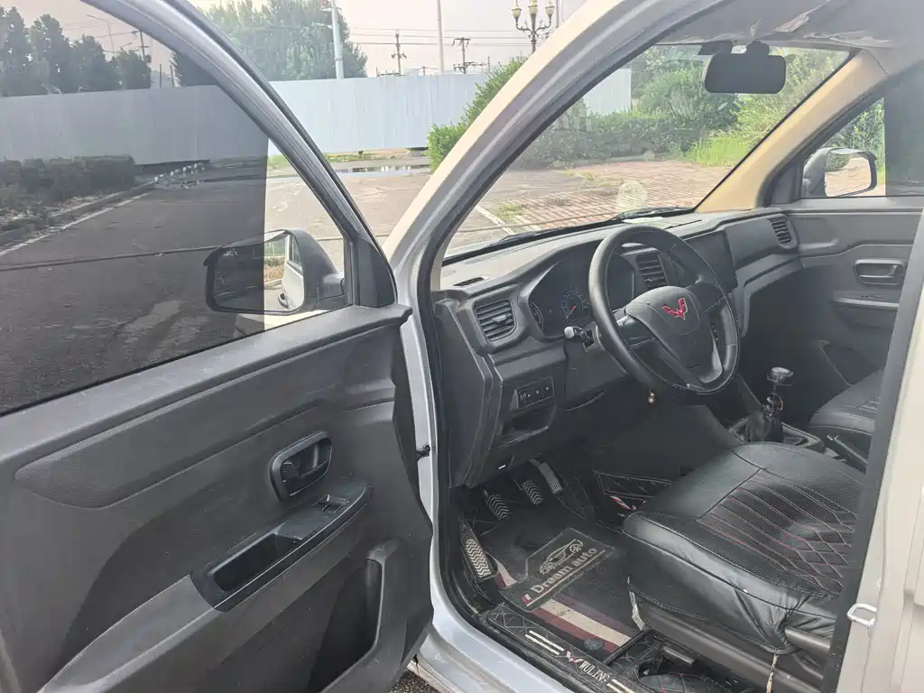 Wuling Hongguang V 1.5 L Power Take LAR