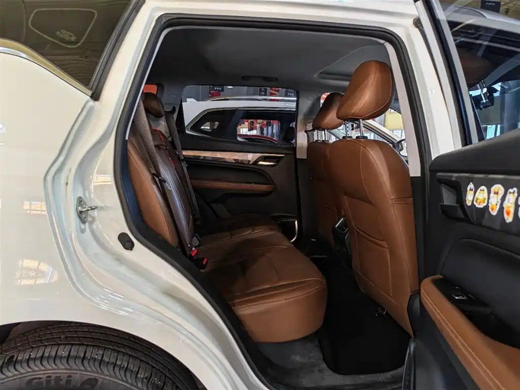 Vision X6 PRO 1.4 T Auto Distinguished